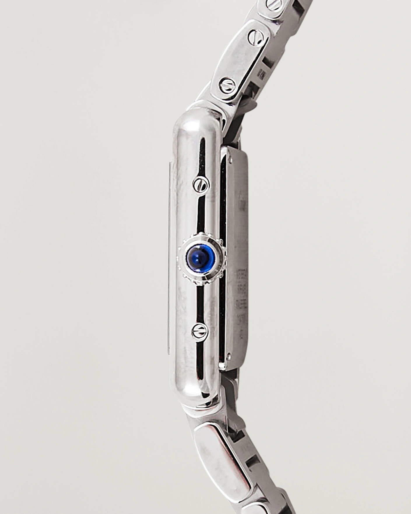 Herr | Pre-Owned & Vintage Watches | Cartier Pre-Owned | Tank Must