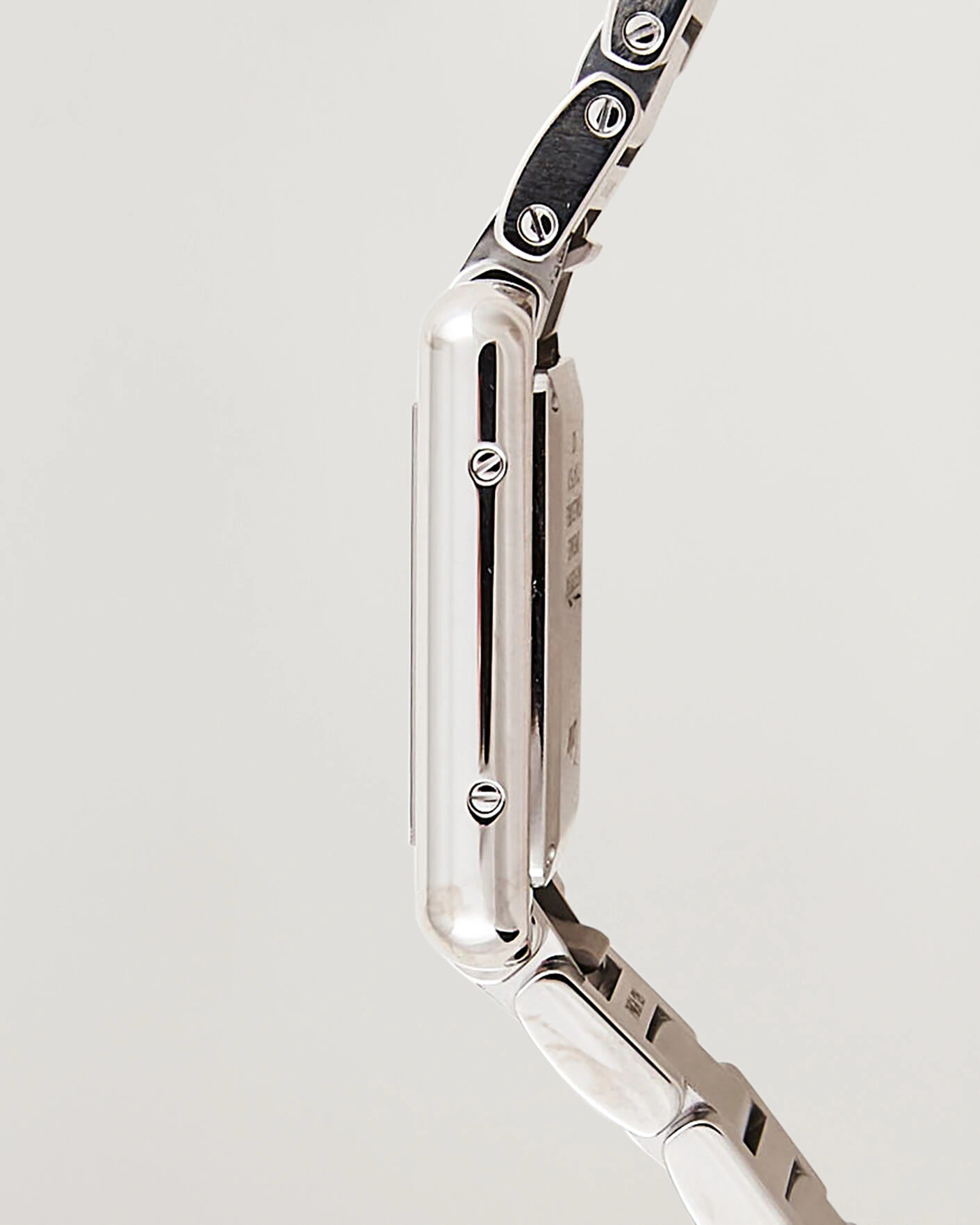 Herr | Pre-Owned & Vintage Watches | Cartier Pre-Owned | Tank Must