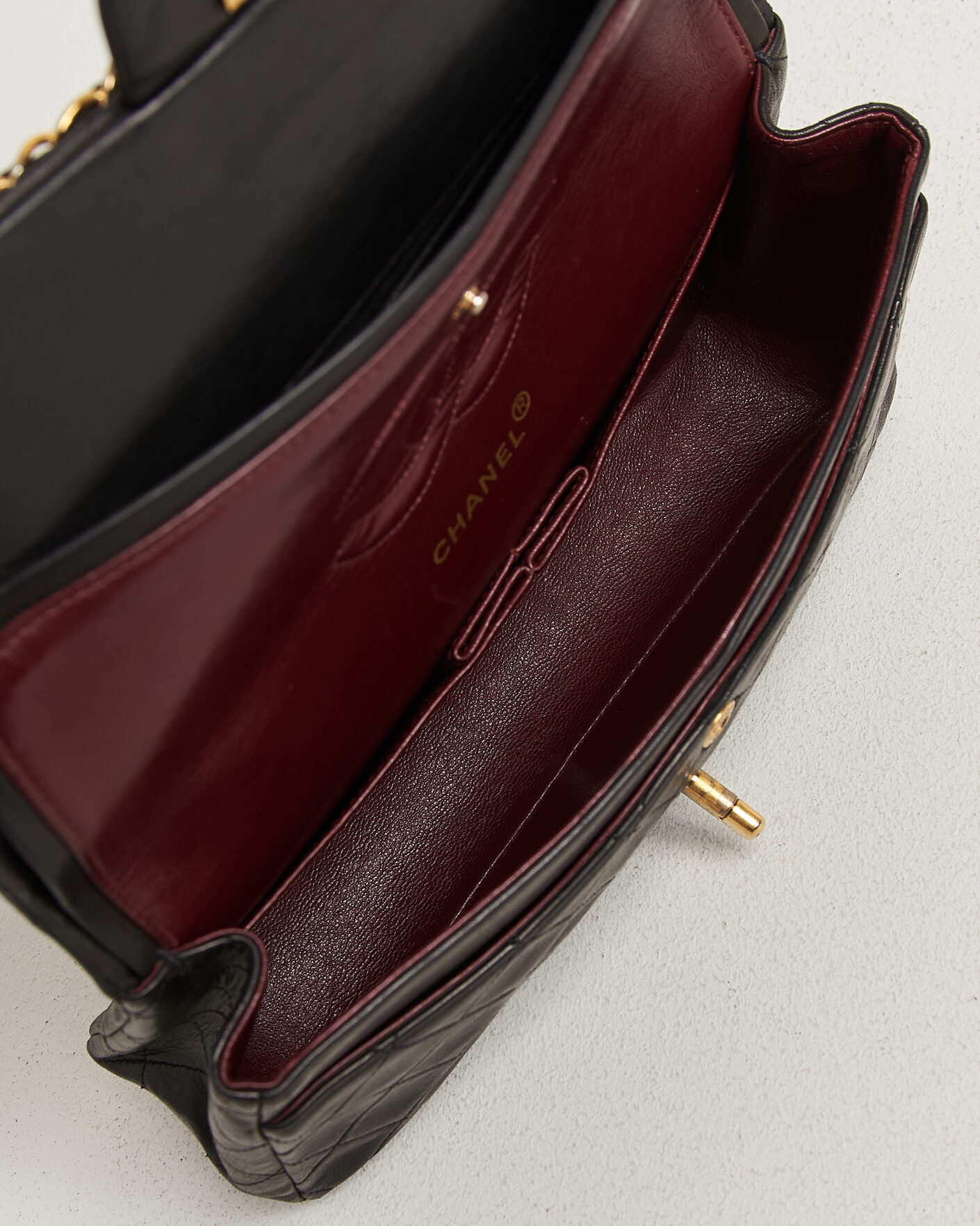 Herr | Pre-Owned & Vintage Bags | Louis Vuitton Pre-Owned | Chanel Pre-Owned Classic Medium Double Flap Bag Lambskin Black