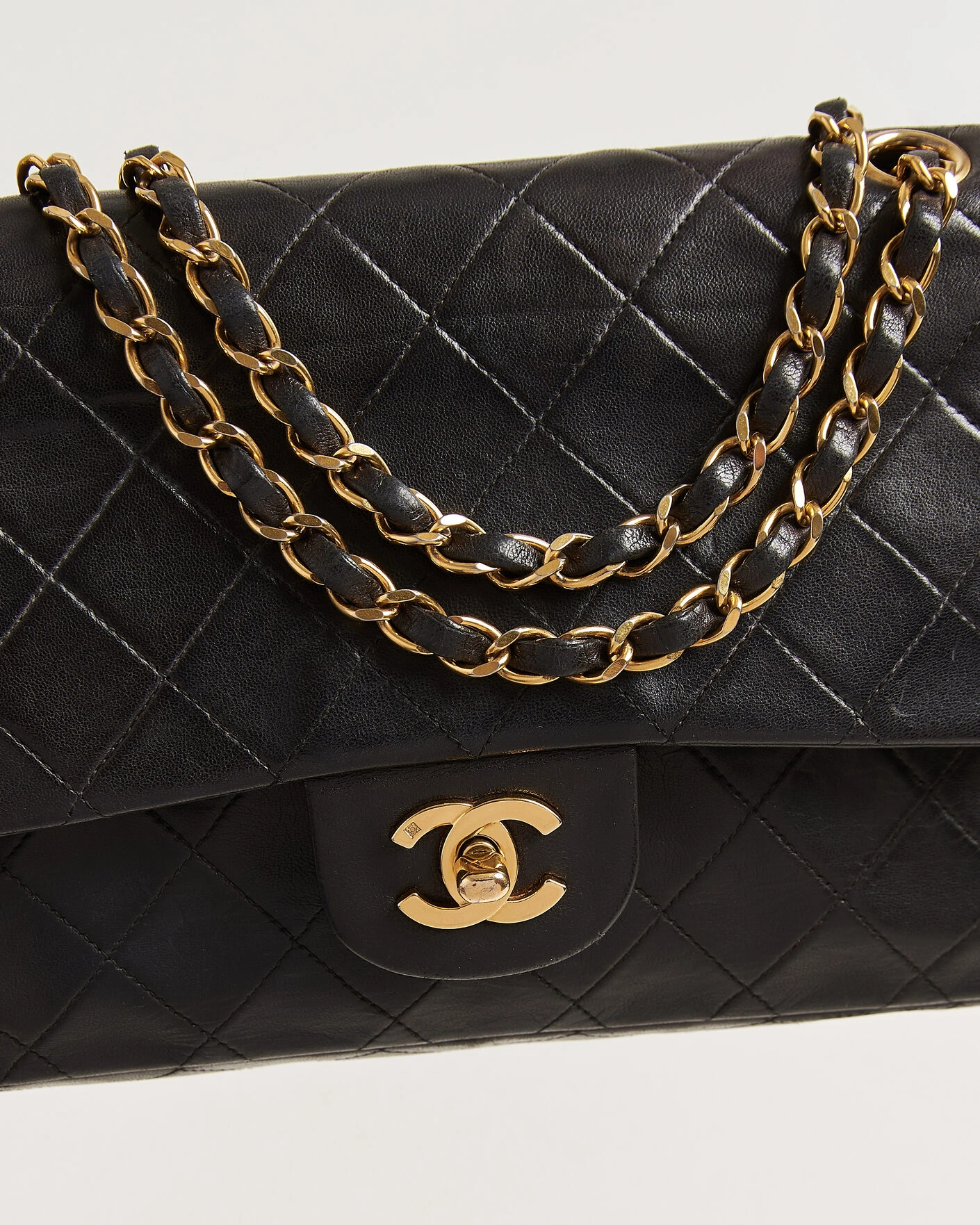 Herr | Pre-Owned & Vintage Bags | Louis Vuitton Pre-Owned | Chanel Pre-Owned Classic Medium Double Flap Bag Lambskin Black