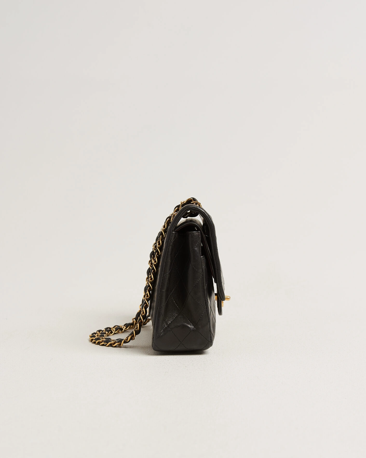 Herr | Pre-Owned & Vintage Bags | Louis Vuitton Pre-Owned | Chanel Pre-Owned Classic Medium Double Flap Bag Lambskin Black