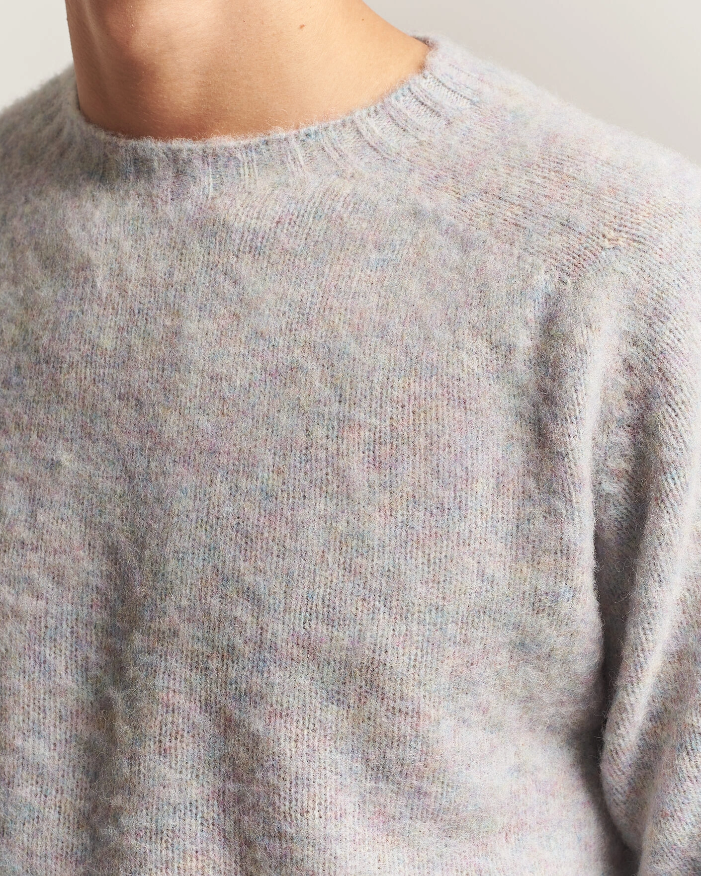 Herr | Tröjor | Harley Of Scotland | Brushed Supersoft Lambswool Crewneck Aurora