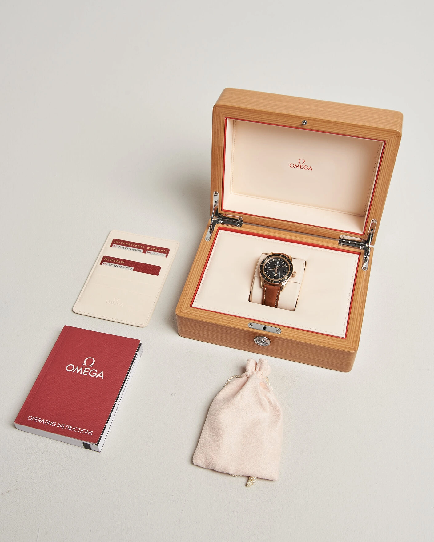 Herr | Pre-Owned & Vintage Watches | Omega Pre-Owned | Seamaster 300 Master Co-Axial 41 18K
