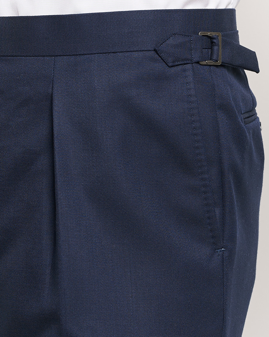 Herr | | Tailoring services | Formal Classic