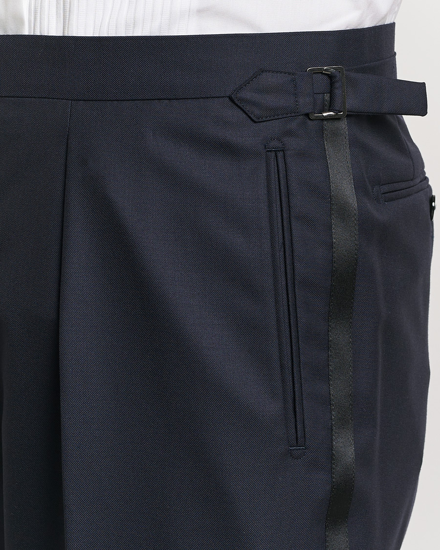 Herr | | Tailoring services | Tuxedo Classic