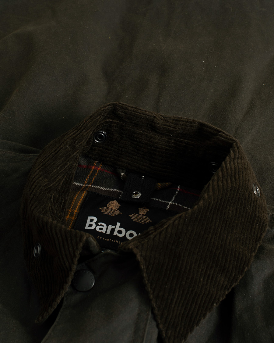 Herr | Barbour Lifestyle Classic Northumbria Jacket Olive | Pre-owned | Barbour Lifestyle Classic Northumbria Jacket Olive