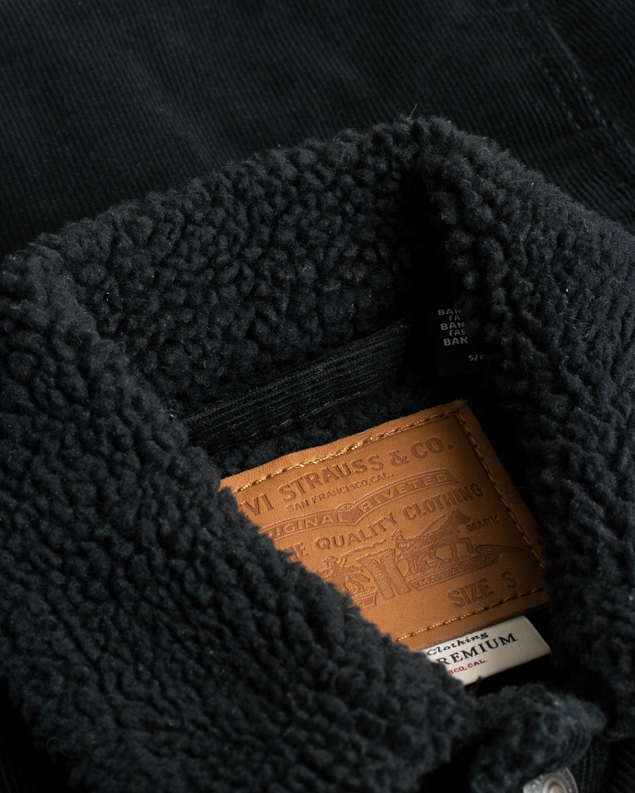 Herr | Levi's Type III Sherpa Corduroy Trucker Black | Pre-owned | Levi's Type III Sherpa Corduroy Trucker Black