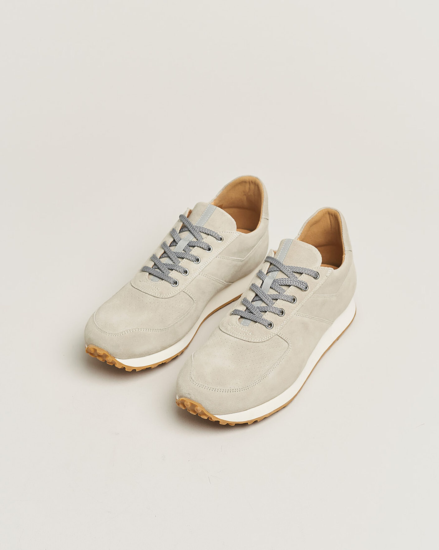 Herr | Pre-owned Skor | Pre-owned | C.QP Stride Suede Running Sneaker Ghost
