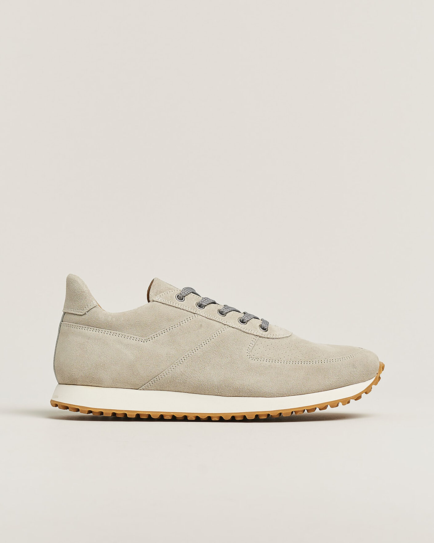Herr | Pre-owned Skor | Pre-owned | C.QP Stride Suede Running Sneaker Ghost