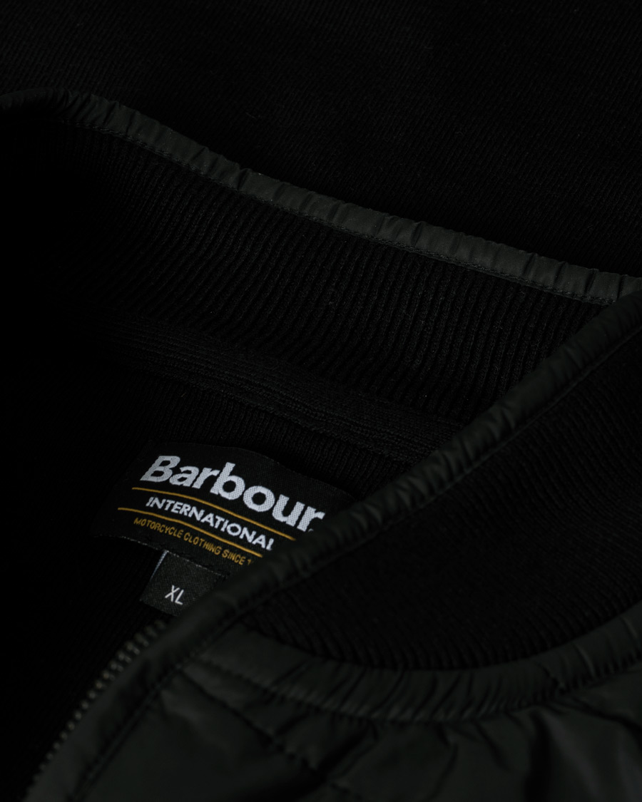 Herr | Barbour International Baffle Zip Through Sweater Black | Pre-owned | Barbour International Baffle Zip Through Sweater Black
