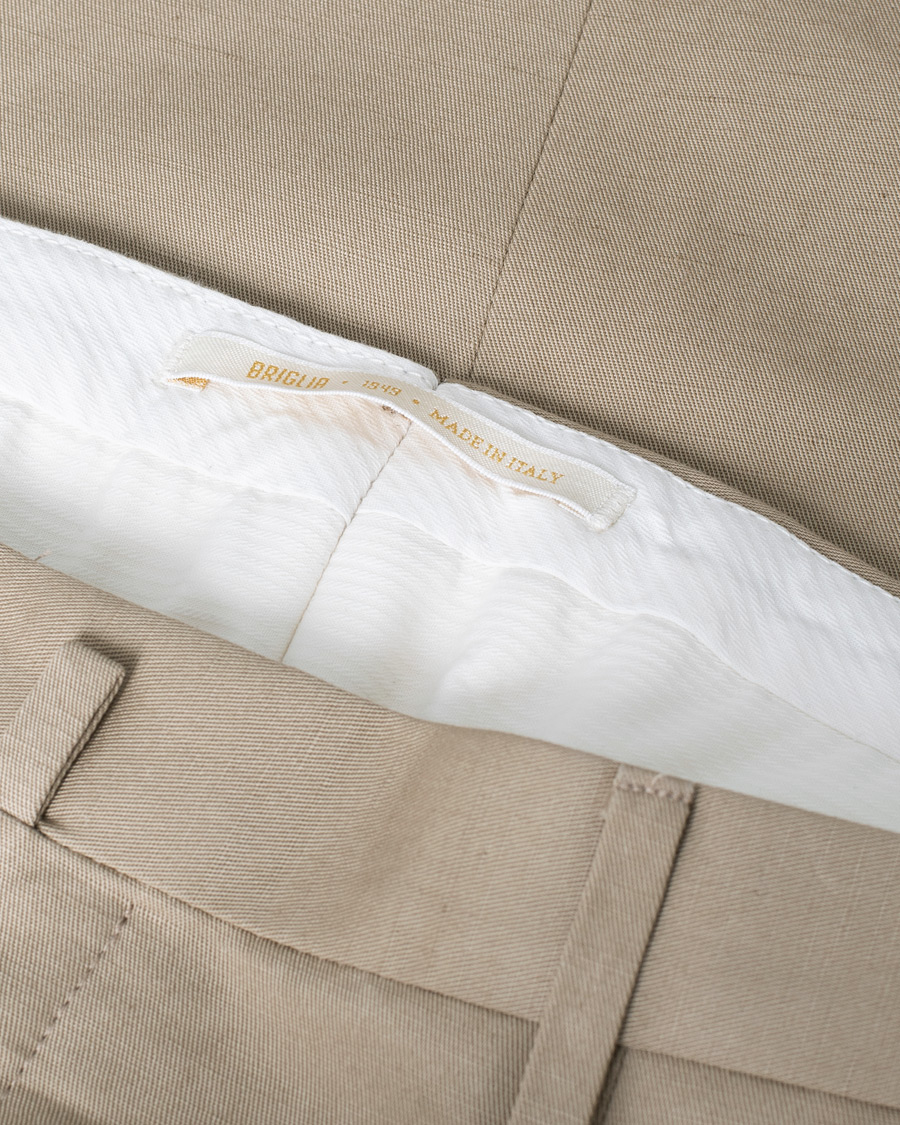 Herr | Briglia 1949 Easy Fit Pleated Linen/Cotton Trousers Beige | Pre-owned | Briglia 1949 Easy Fit Pleated Linen/Cotton Trousers Beige