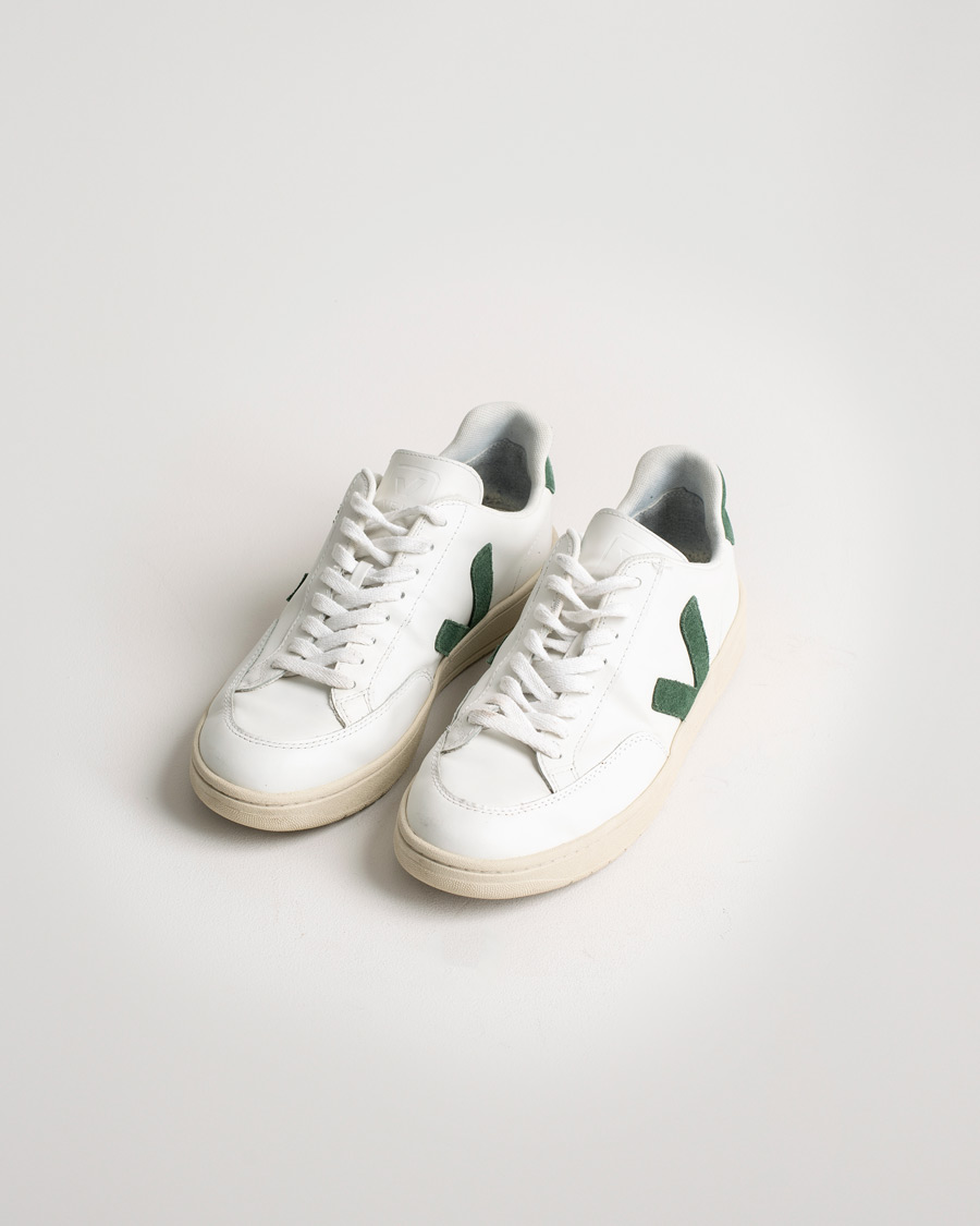 Herr | Veja V-12 Leather Sneaker Extra White/Cypres | Pre-owned | Veja V-12 Leather Sneaker Extra White/Cypres