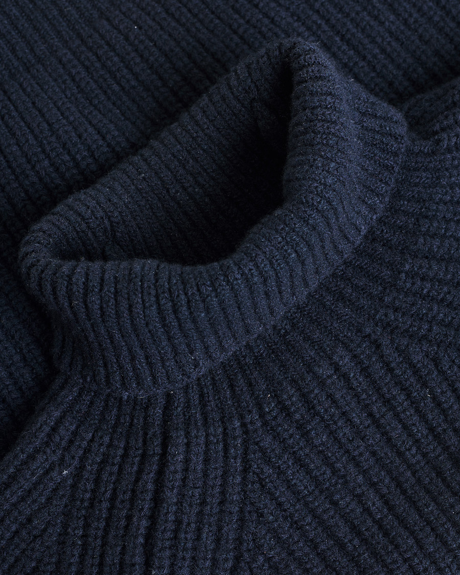 Herr | Inis Meáin Wool/Cashmere Boatbuilder Turtleneck Navy | Pre-owned | Inis Meáin Wool/Cashmere Boatbuilder Turtleneck Navy