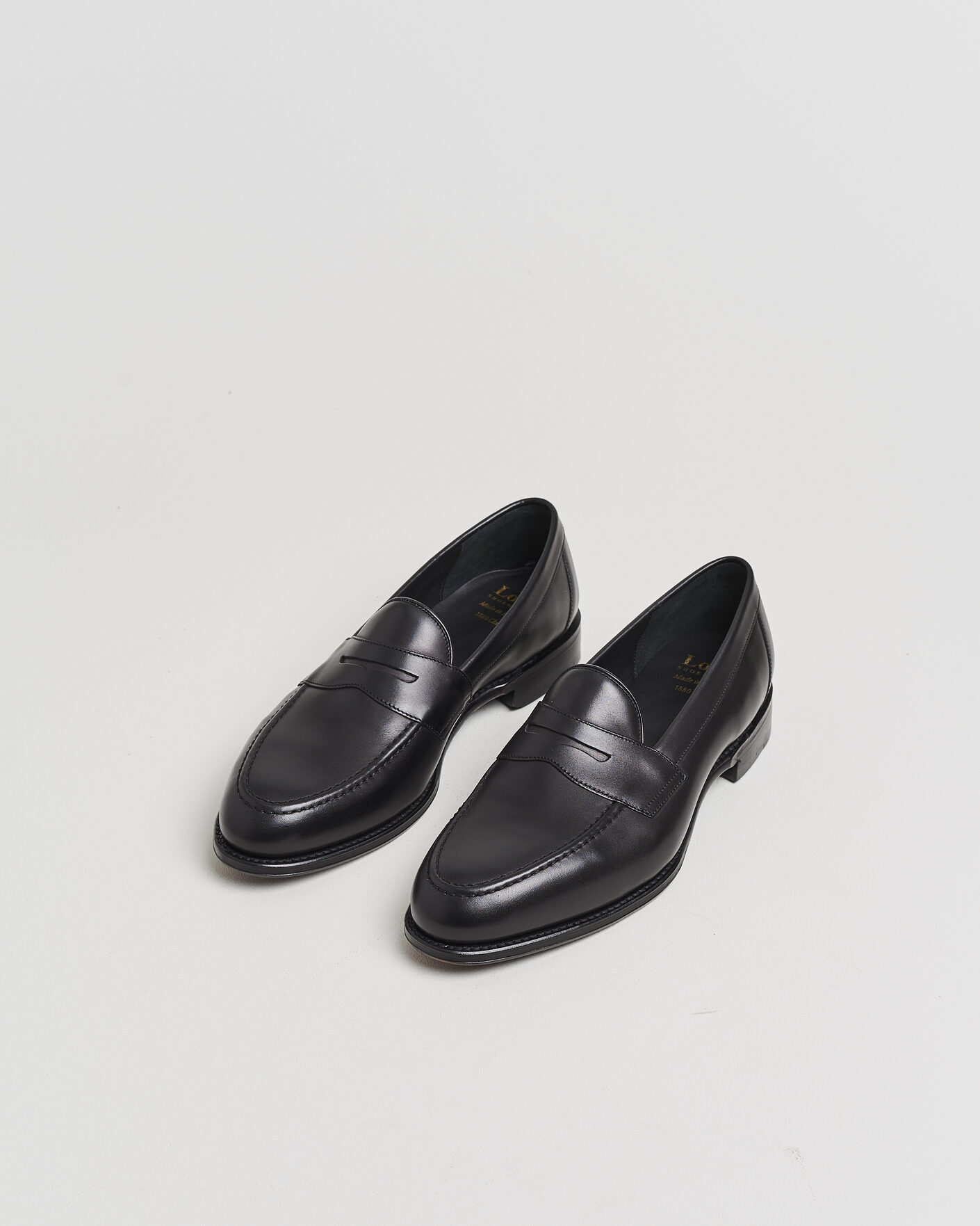 Herr | Pre-owned Randsydda skor | Pre-owned | Loake 1880 Hornbeam Eco Penny Loafer Black Calf UK10 - EU44