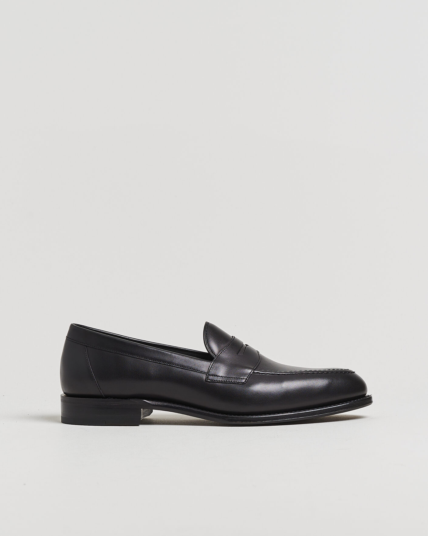 Herr | Pre-owned Randsydda skor | Pre-owned | Loake 1880 Hornbeam Eco Penny Loafer Black Calf UK10 - EU44