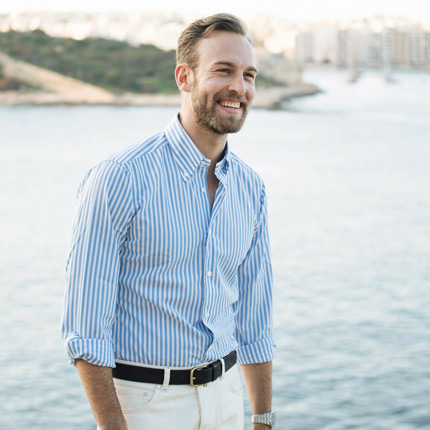 Den bredrandiga skjortan