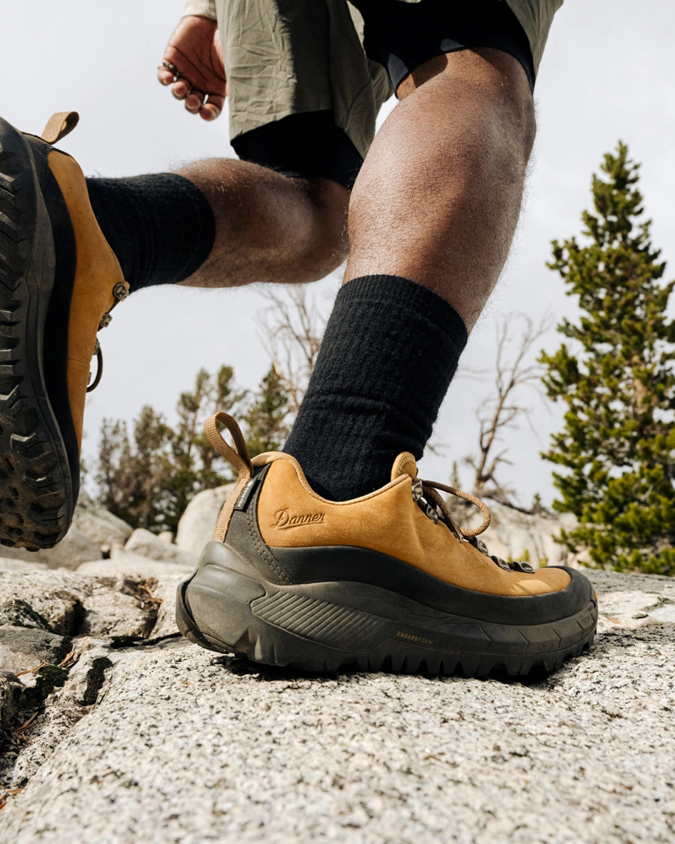 Från bergstoppar till kustlinjer: Upptäck Danner MTN45 Low GTX